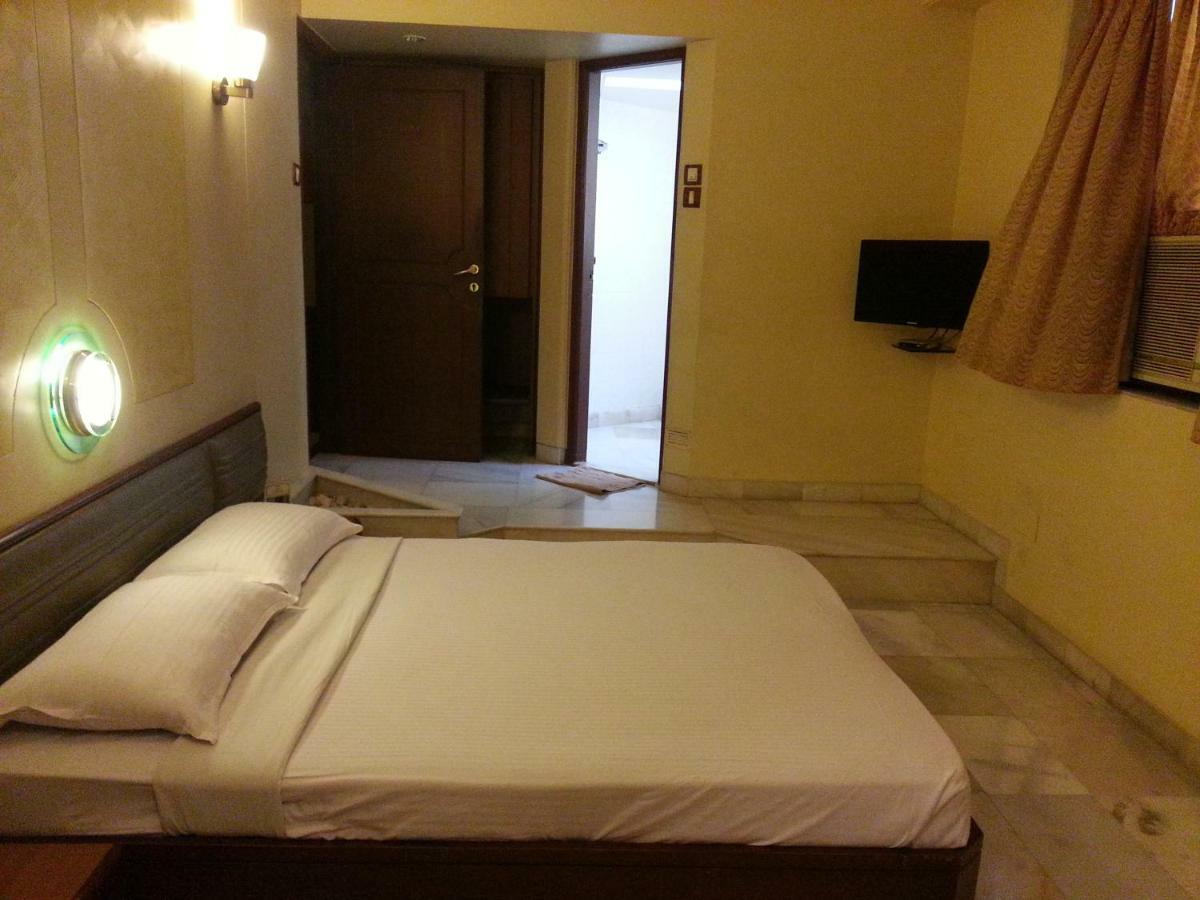 Ashray International, Sion - Near Bkc